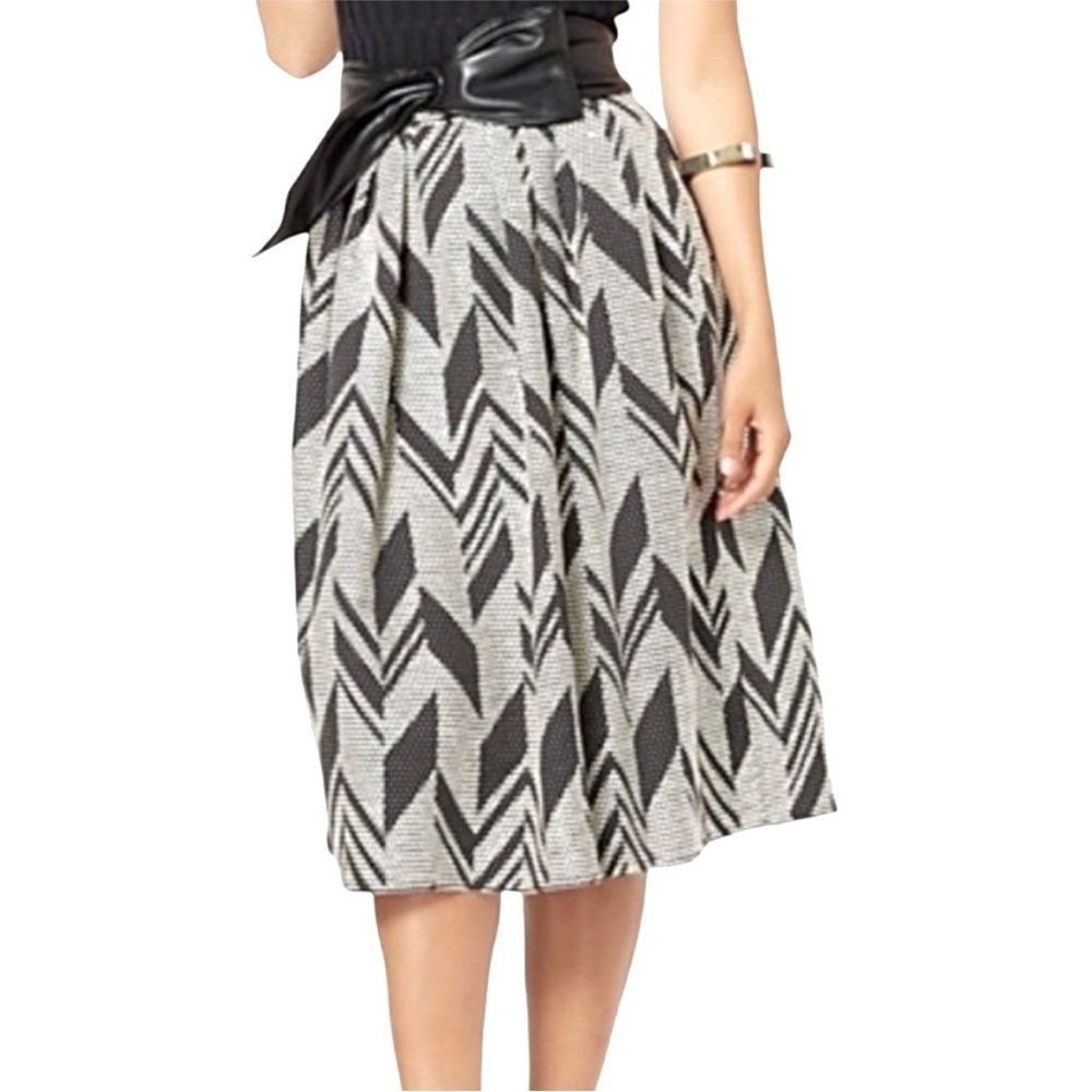 EUC Eva Mendes NY & Co Heavy Knit Pleated Chevron Skirt  - Size 16​​​​​​​